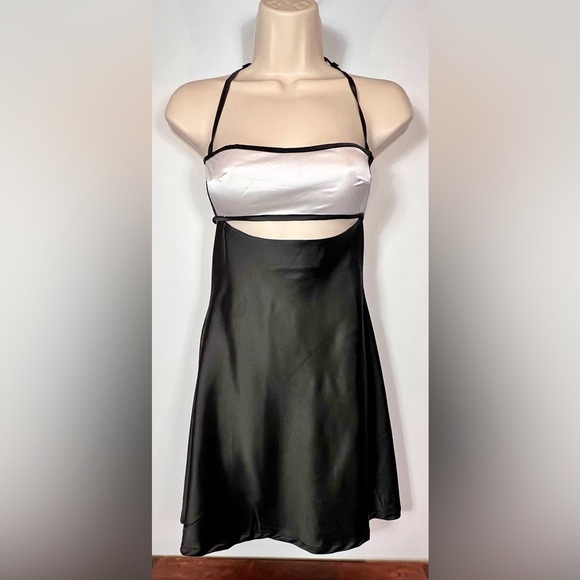 Summer Mini Dress - Picture 2 of 3